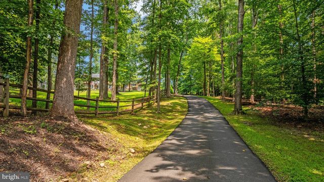 10618 SHADOW LN, Fairfax Station, VA 22039