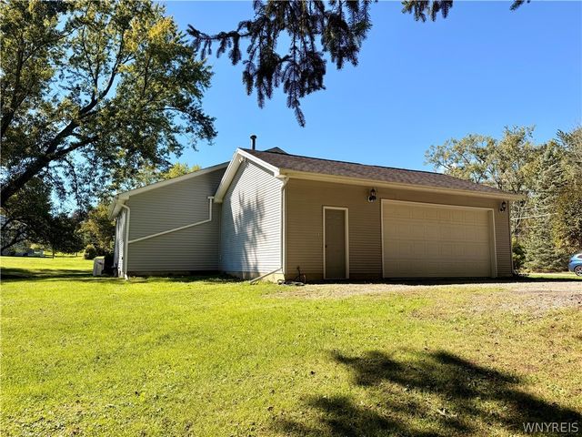 5790 Homestead Road, Boston, NY 14075