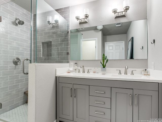 814 W Gramercy, San Antonio, TX 78212