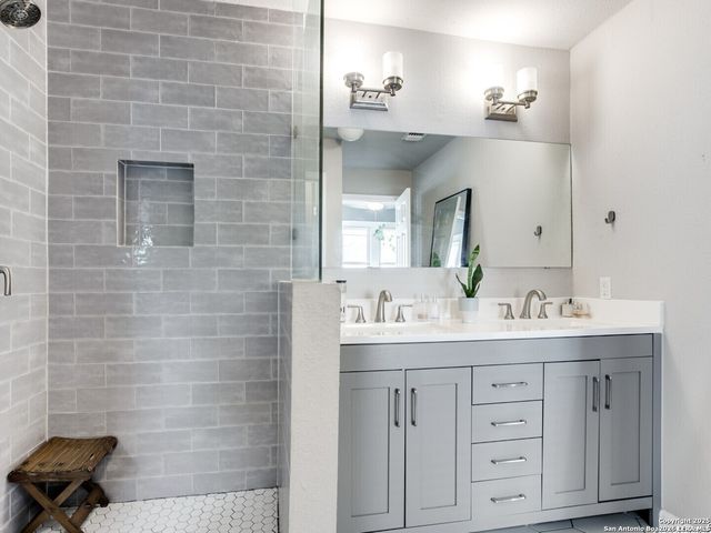 814 W Gramercy, San Antonio, TX 78212