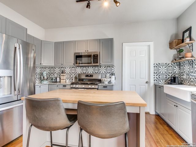 814 W Gramercy, San Antonio, TX 78212