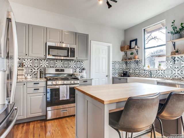 814 W Gramercy, San Antonio, TX 78212