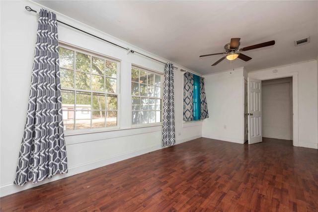 406 Lexington RD 1, Elgin, TX 78621