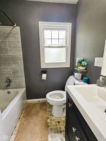 2002 E Highland Avenue, Muncie, IN 47303