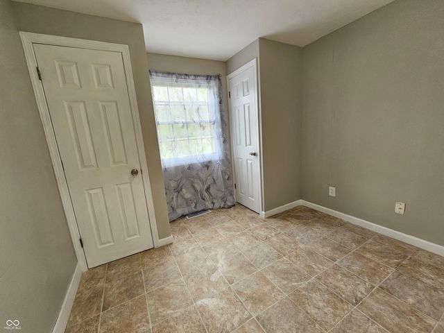 2002 E Highland Avenue, Muncie, IN 47303