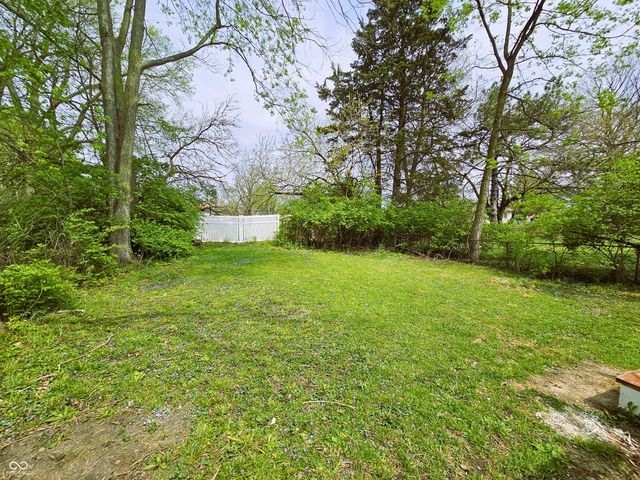 2002 E Highland Avenue, Muncie, IN 47303
