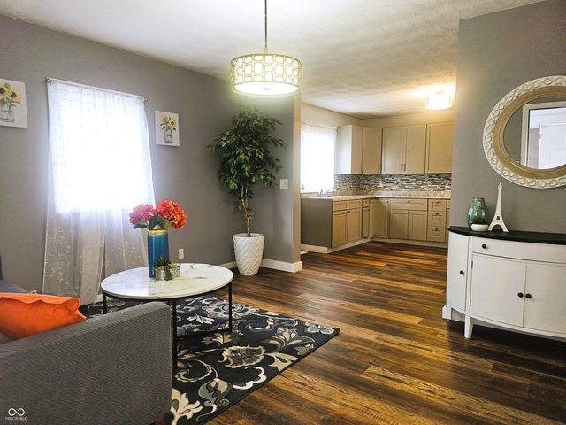 2002 E Highland Avenue, Muncie, IN 47303
