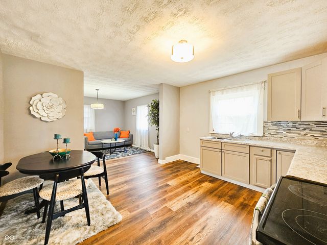 2002 E Highland Avenue, Muncie, IN 47303