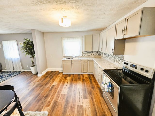 2002 E Highland Avenue, Muncie, IN 47303