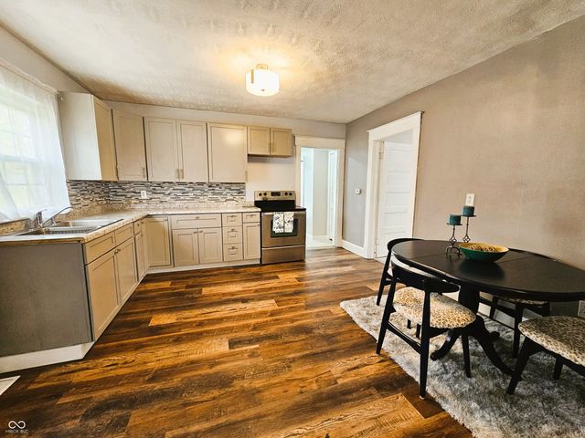 2002 E Highland Avenue, Muncie, IN 47303