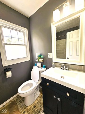 2002 E Highland Avenue, Muncie, IN 47303