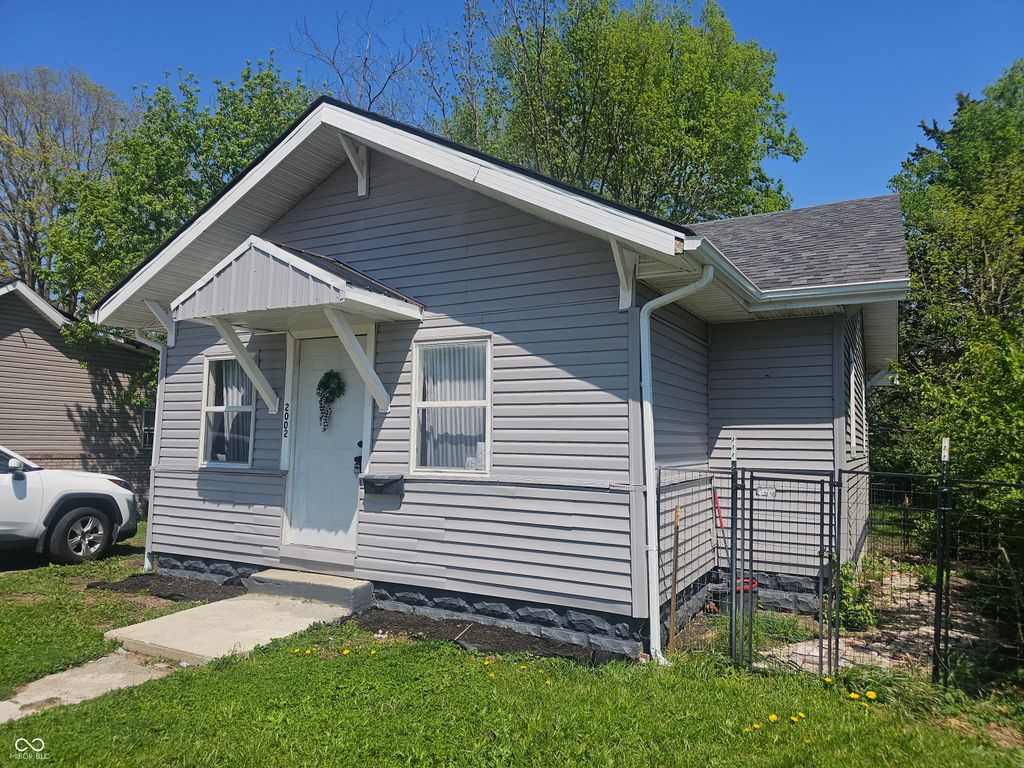2002 E Highland Avenue, Muncie, IN 47303
