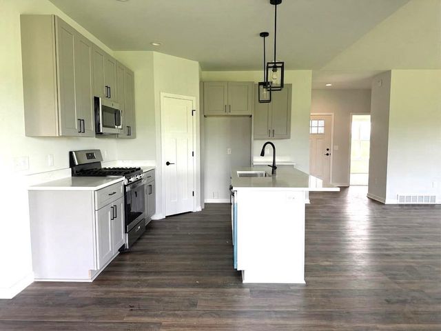 1973 Sequoia Drive, Janesville, WI 53545
