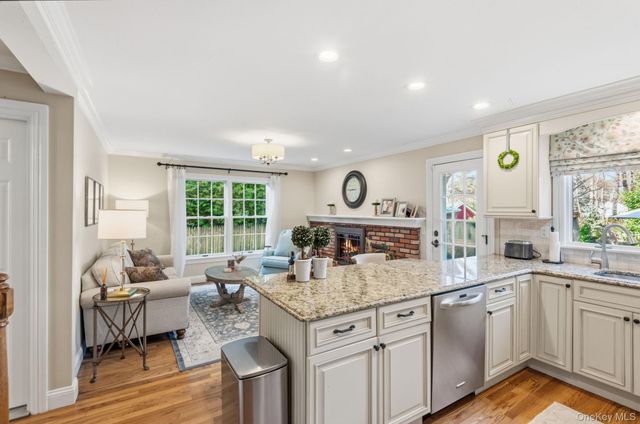 11 Oxford Street, Northport, NY 11768