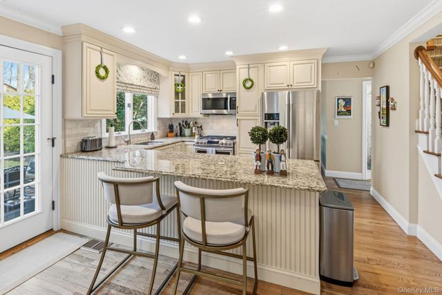 11 Oxford Street, Northport, NY 11768