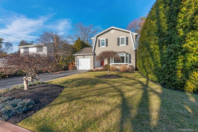 11 Oxford Street, Northport, NY 11768