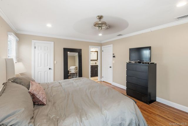 11 Oxford Street, Northport, NY 11768