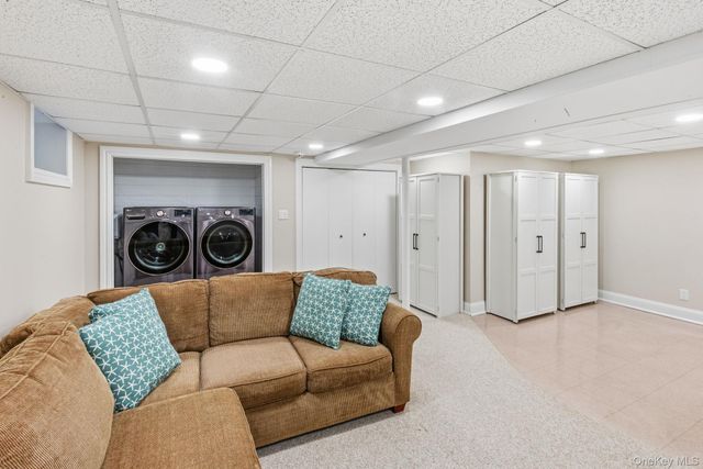 11 Oxford Street, Northport, NY 11768