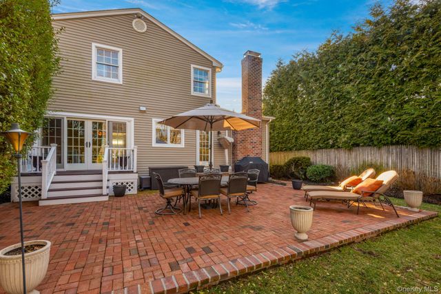 11 Oxford Street, Northport, NY 11768