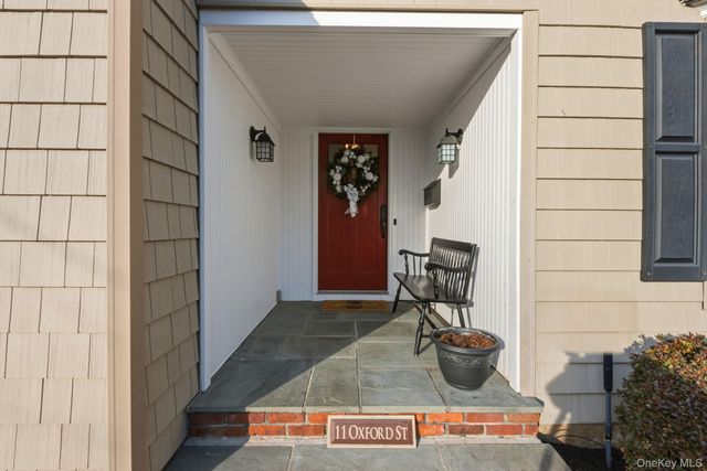 11 Oxford Street, Northport, NY 11768