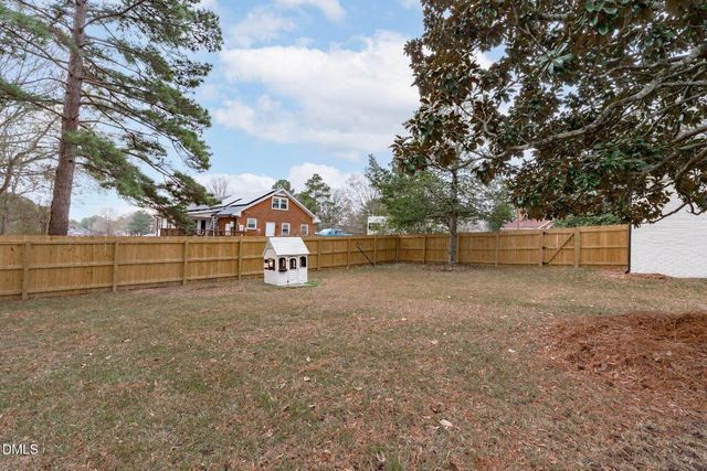 752 N Willow Street, Angier, NC 27501