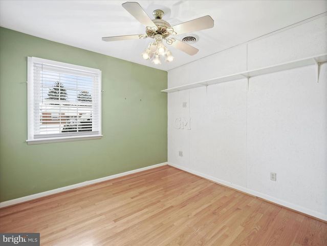 933 KENWOOD DR, Hagerstown, MD 21740