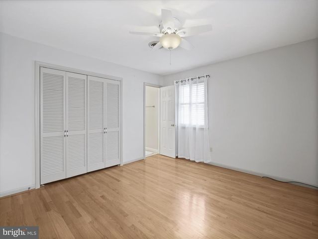 933 KENWOOD DR, Hagerstown, MD 21740