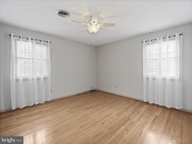 933 KENWOOD DR, Hagerstown, MD 21740