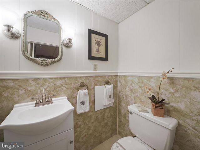 933 KENWOOD DR, Hagerstown, MD 21740