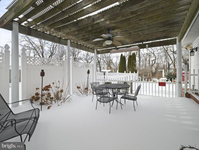 933 KENWOOD DR, Hagerstown, MD 21740