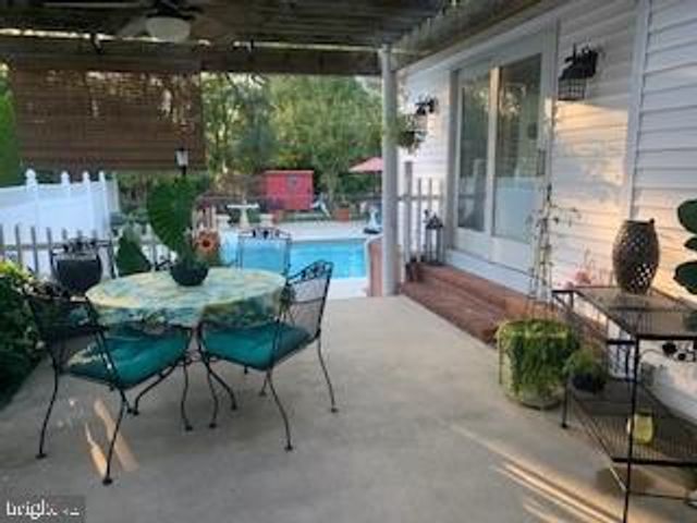 933 KENWOOD DR, Hagerstown, MD 21740