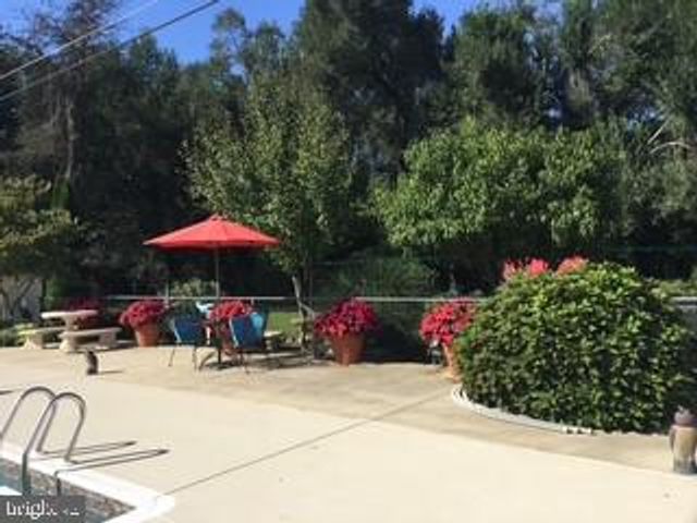 933 KENWOOD DR, Hagerstown, MD 21740