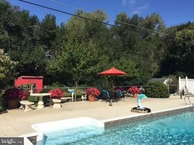 933 KENWOOD DR, Hagerstown, MD 21740