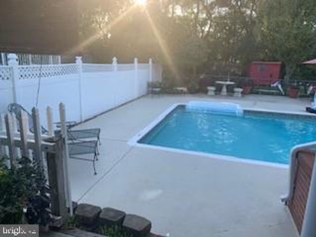 933 KENWOOD DR, Hagerstown, MD 21740