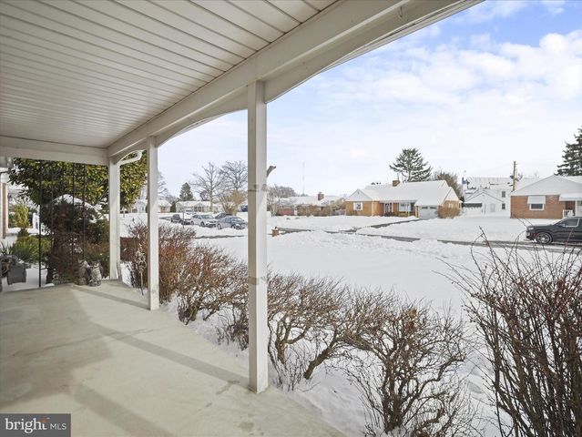 933 KENWOOD DR, Hagerstown, MD 21740