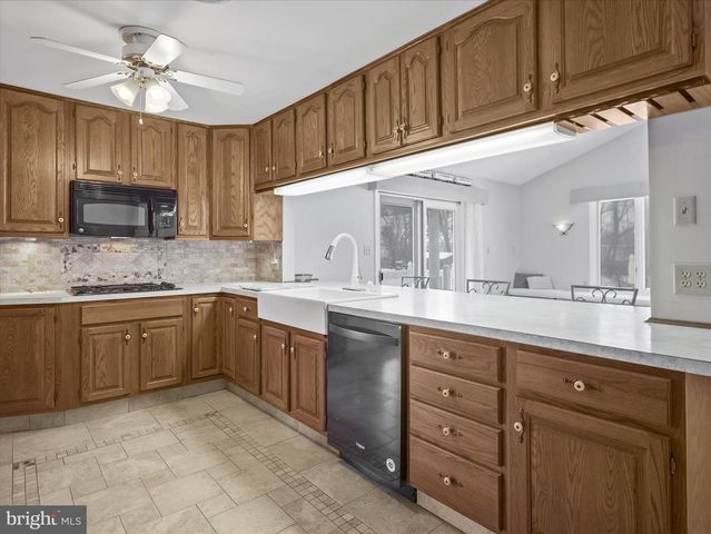 933 KENWOOD DR, Hagerstown, MD 21740