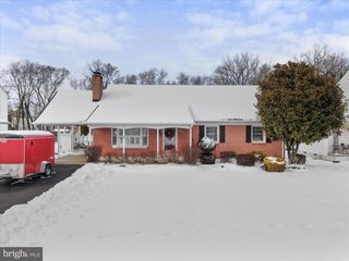 933 KENWOOD DR, Hagerstown, MD 21740