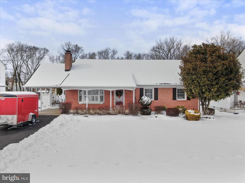 933 KENWOOD DR, Hagerstown, MD 21740
