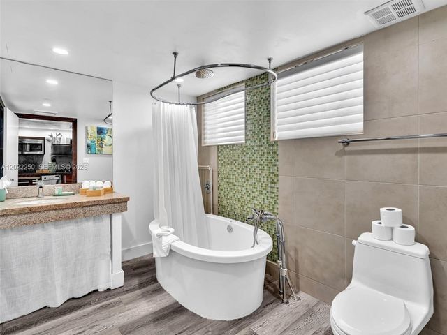 1052 Ocean Dr C203, Miami Beach, FL 33139
