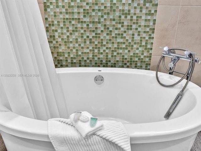 1052 Ocean Dr C203, Miami Beach, FL 33139