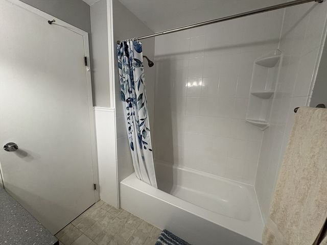 1 Summit Drive 24, Reading, MA 01867