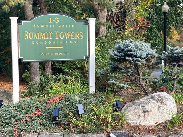 1 Summit Drive 24, Reading, MA 01867