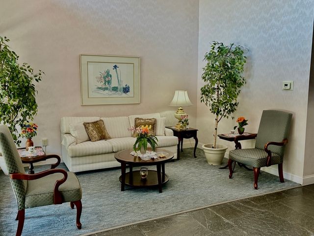1 Summit Drive 24, Reading, MA 01867