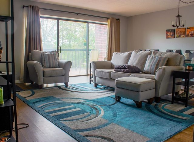 1 Summit Drive 24, Reading, MA 01867