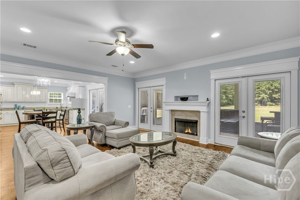 Image 10 of property listing at 515 Bodaford Road, Richmond Hill, GA 31324