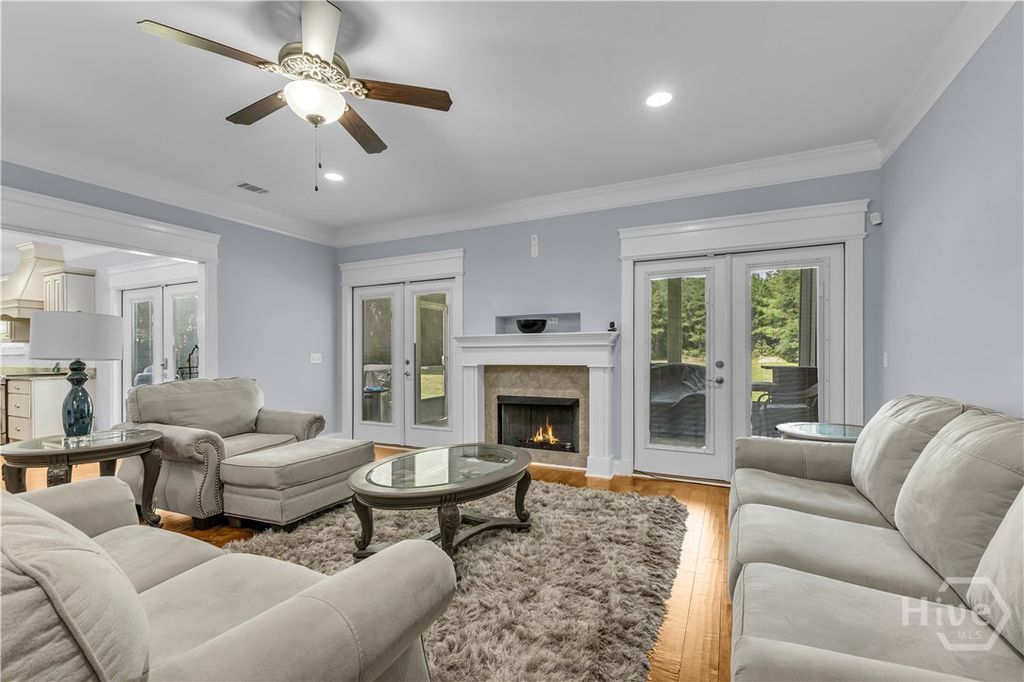 Image 11 of property listing at 515 Bodaford Road, Richmond Hill, GA 31324