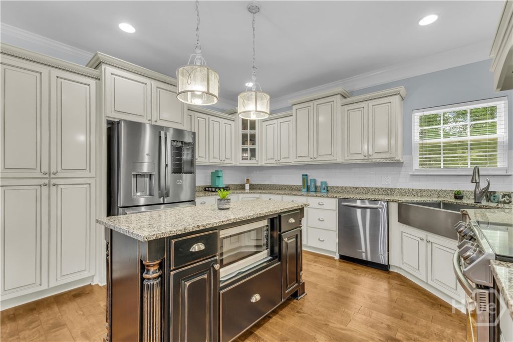 Image 16 of property listing at 515 Bodaford Road, Richmond Hill, GA 31324