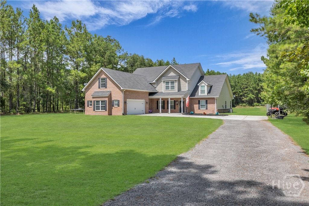 Image 2 of property listing at 515 Bodaford Road, Richmond Hill, GA 31324