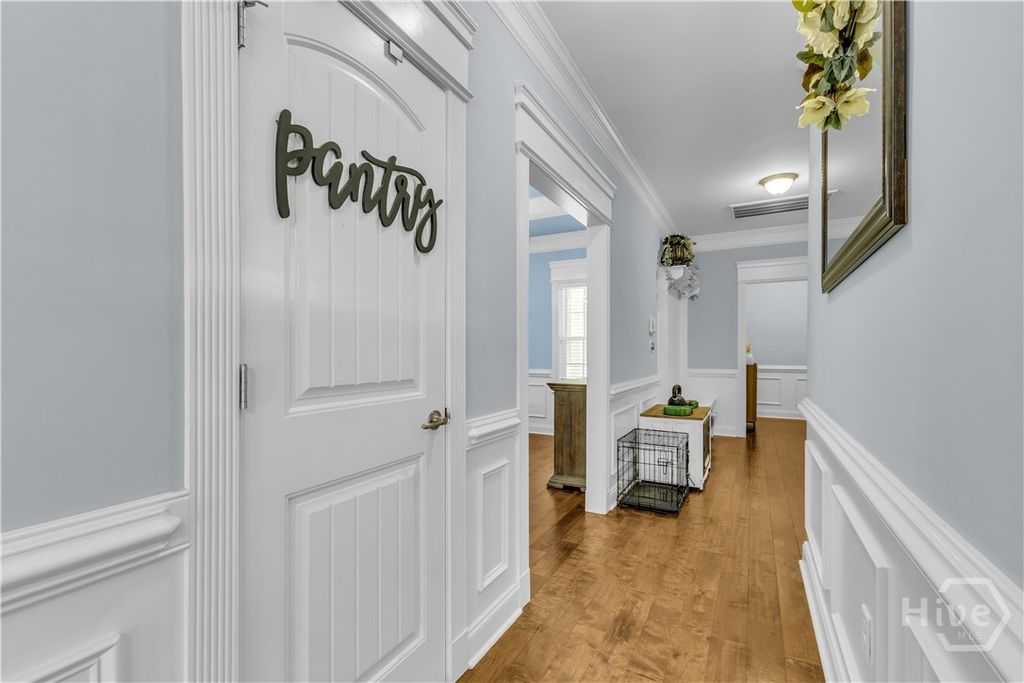 Image 20 of property listing at 515 Bodaford Road, Richmond Hill, GA 31324