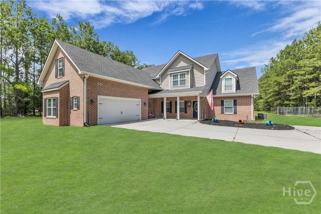 Image 3 of property listing at 515 Bodaford Road, Richmond Hill, GA 31324